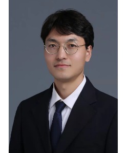 李华